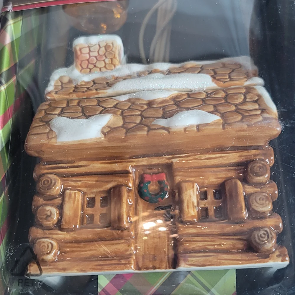 Trim A Home Lodge Iced Gingerbread Cabin Fragrance Diffuser